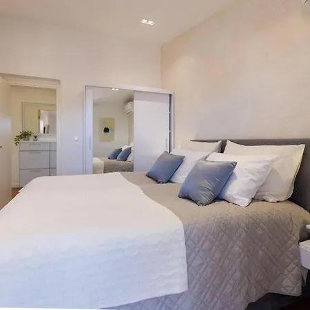 Apartman Blue Star شقة *